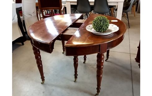 TABLE RONDE ACAJOU + 5 ALLONGES (4,73M)