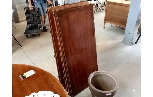 TABLE RONDE ACAJOU + 5 ALLONGES (4,73M)