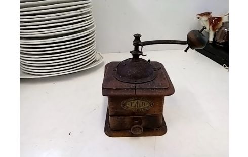 MOULIN A CAFE Ancien