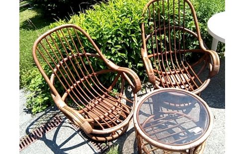 FAUTEUIL rotin pivotant lot 2 + table ronde