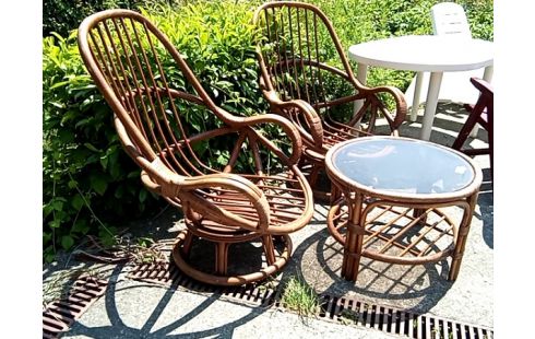 FAUTEUIL rotin pivotant lot 2 + table ronde