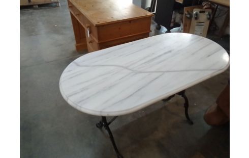 TABLE EXTERIEUR DESSUS MARBRE