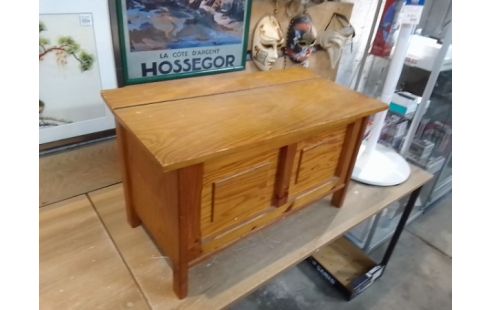 COFFRE PIN EN L'ETAT