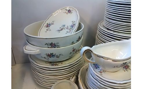 SERVICE DE VAISSELLE LIMOGES