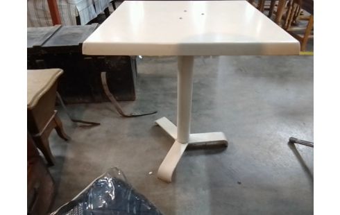 TABLE BISTROT PIED MÉTAL