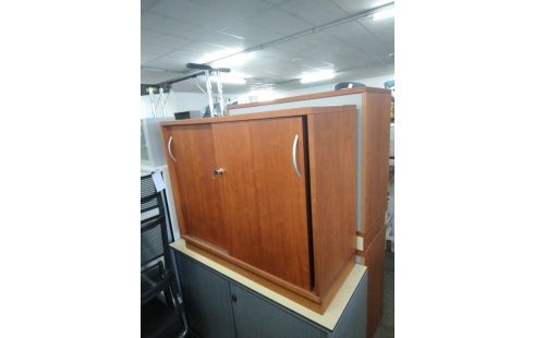 MEUBLE DE BUREAU 2 PORTES TEINTE NOYER + CLE + PLANCHE