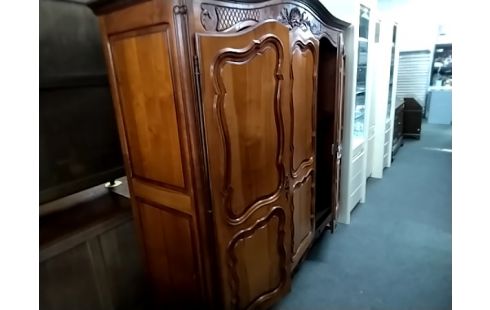ARMOIRE 3 PORTES MERISIER STYLE REGENCE