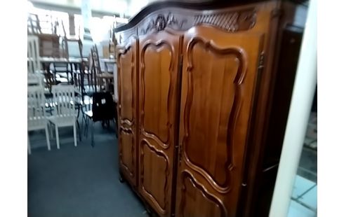 ARMOIRE 3 PORTES MERISIER STYLE REGENCE