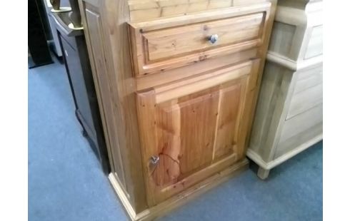 MEUBLE PIN 2P 1T (TACHES)