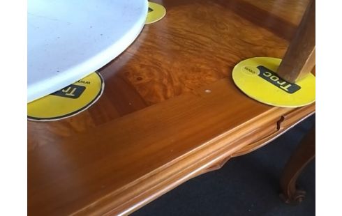 TABLE STYLE LOUIS XV AVEC ALLONGES INTERIEURES