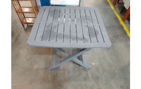 TABLE EXTERIEUR PLASTIQUE