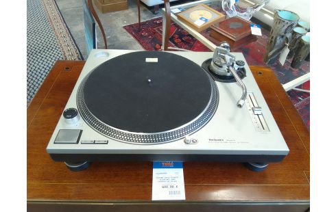 PLATINE VINYLE TECHNICS SL1200 MK2  SANS COUVERCLE NI CELLULE NOUVEAUX RCA
