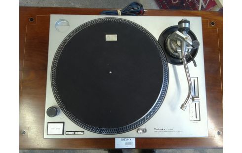 PLATINE VINYLE TECHNICS SL1200 MK2  SANS COUVERCLE NI CELLULE NOUVEAUX RCA
