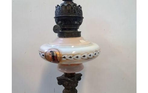 LAMPE A PETROLE SANS TUBE