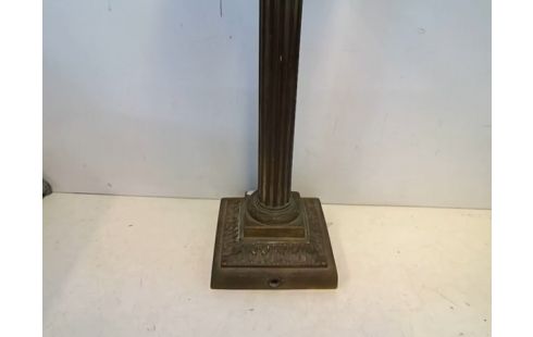 LAMPE A PETROLE SANS TUBE