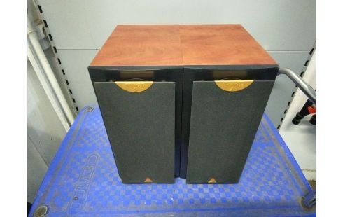 ENCEINTE TRIANGLE LINA LA PAIRE