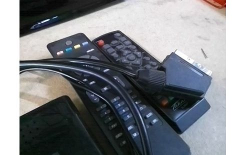 TELEVISEUR AYA 55 CM AVEC DECODEUR TNT HD + TELECOMMANDE