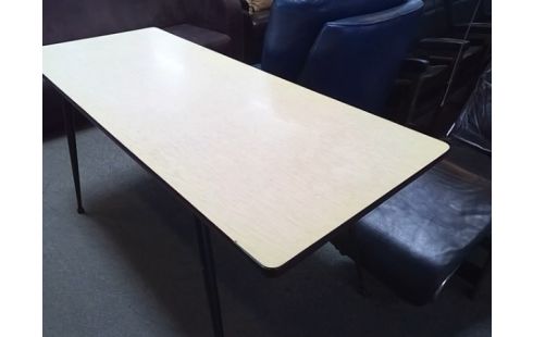 TABLE FORMICA