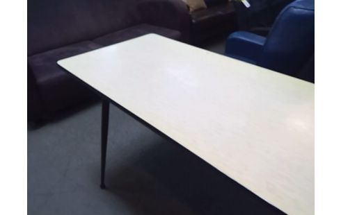TABLE FORMICA