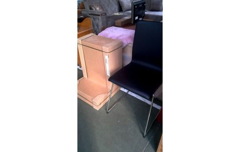 2 CHAISES IKEA NOIR SIMILI CUIR CHROME