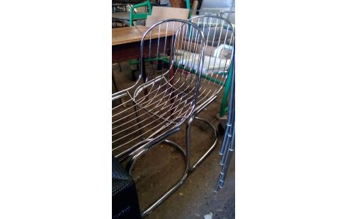 STUHL IM VINTAGE-STIL