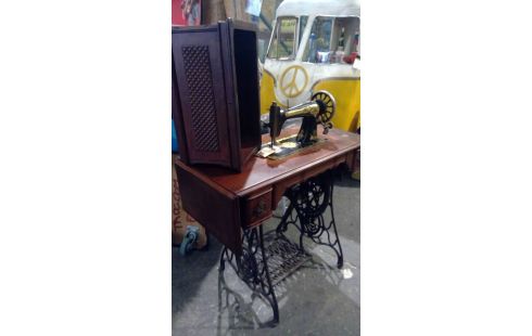 MACHINE A COUDRE SINGER