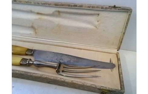 LOT DE 2 COUVERTS ANCIEN