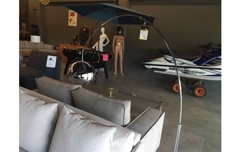 LAMPADAIRE EN ARC CHROME .