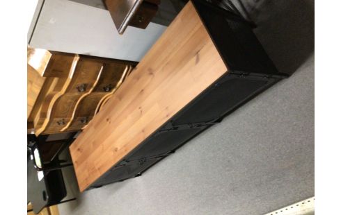 MEUBLE TV IKEA METAL NOIR DESSUS CHENE