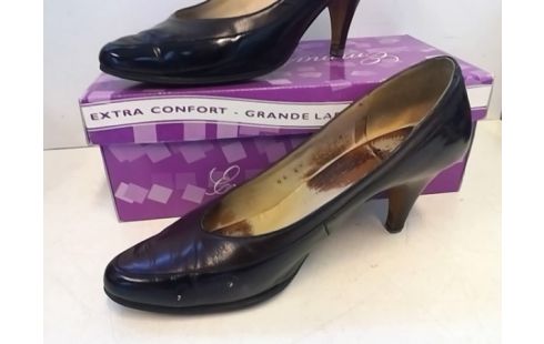 PAIRE DE TALONS NOIR T40