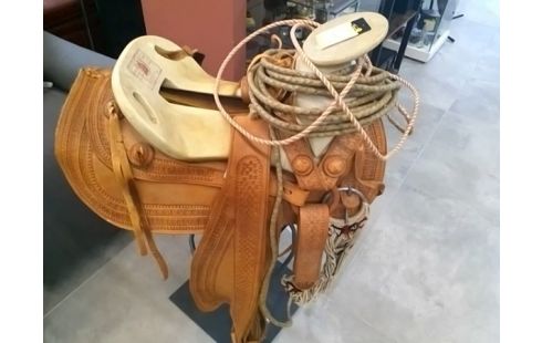 SELLE DE WESTERN STYLE MEXICAIN EN CUIR GAUFRE