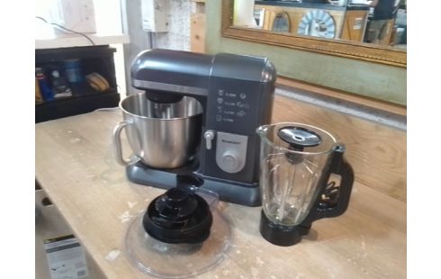 ROBOT MENAGER SILVERCREST + ACCESSOIRES