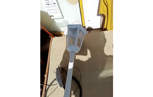 LAMPADAIRE DE JARDIN