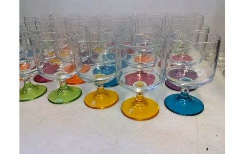 LOT DE VERRES PIEDS COLORES MM+PM