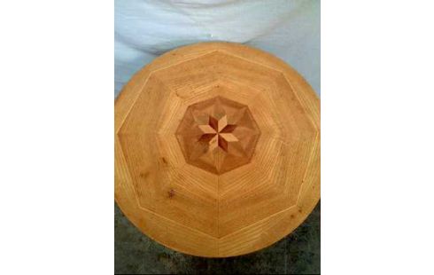 BEISTELLTISCH HOLZ HELL RUND M. INTARSIEN