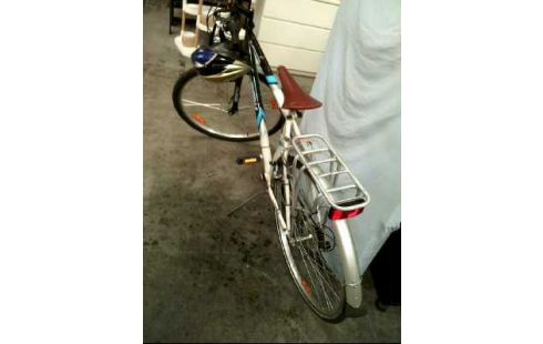 FAHRRAD <FUXON> M107 + HELM WEISS