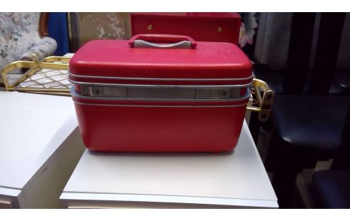 VANITY SAMSONITE ROJO