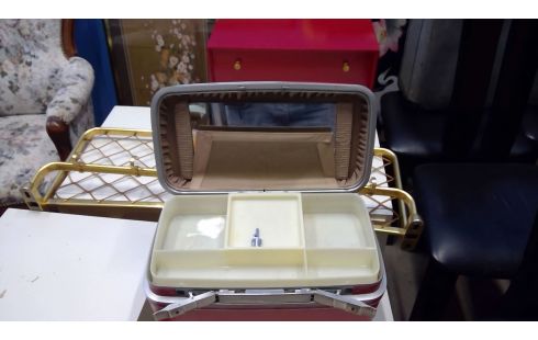 VANITY SAMSONITE ROJO