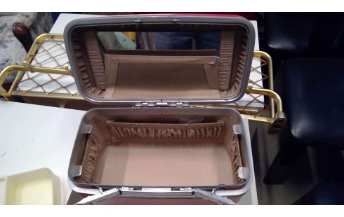 VANITY SAMSONITE ROJO