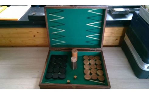 BACKGAMMON