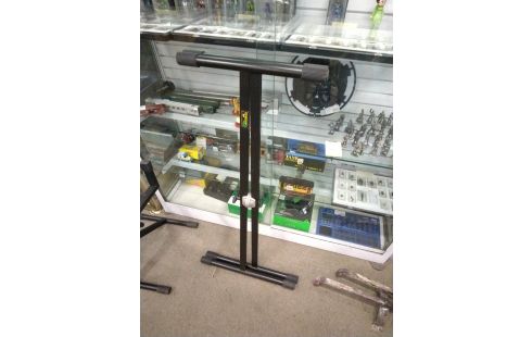 SUPPORT SYNTHÉTISEUR