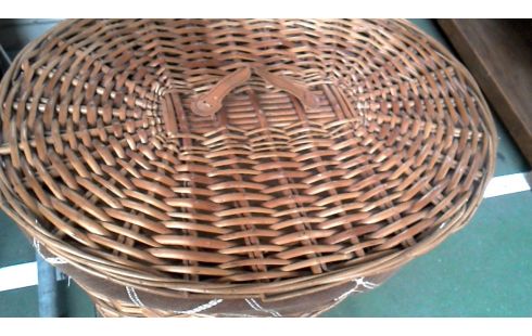 WASMAND OVAAL ROTAN GROOT