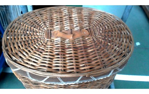 WASMAND OVAAL ROTAN GROOT