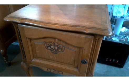 NACHTKASTJE MASSIEF EIK PER STUK 1 DEUR