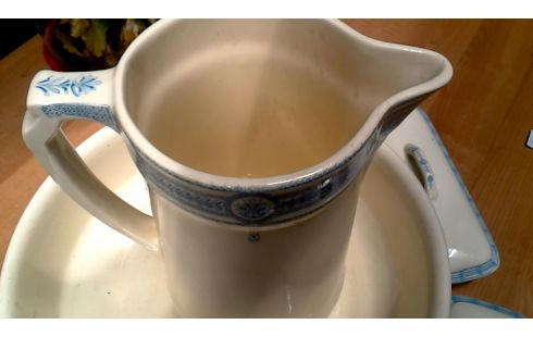 POT A EAU ECRU BLEUE