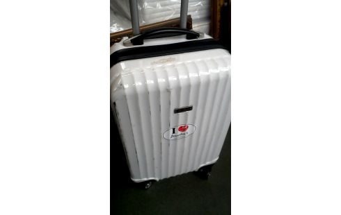 REISKOFFER WIT MELVIN MOBIEL