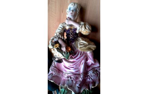 STATUE ITALIENISCH PORZELLAN MET BLUME