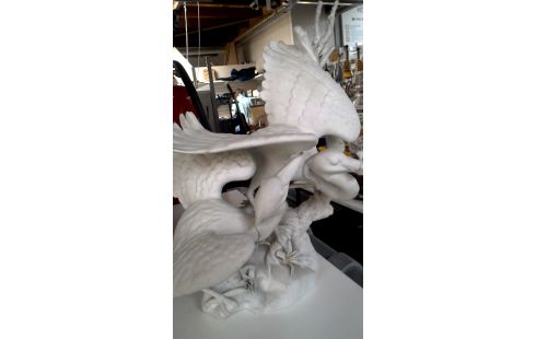 ESTATUA BLANCA PORCELANA