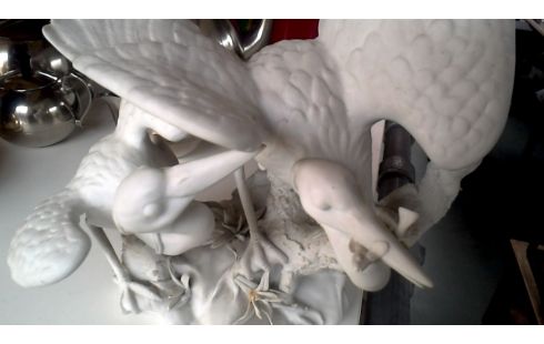 ESTATUA BLANCA PORCELANA