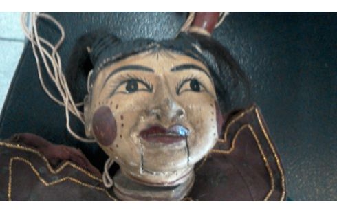 POUPEE ARTICULEE THEATRE TAILANDAIS